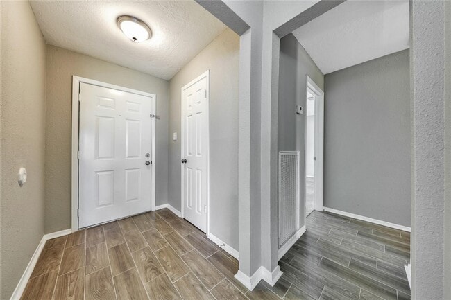Foto del edificio - 9814 Appleridge Dr