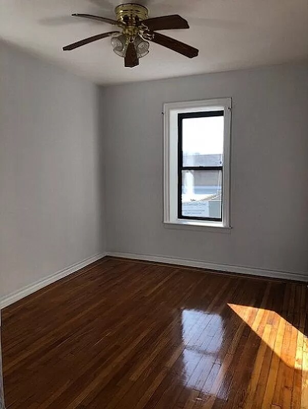 Foto del edificio - 1793 Riverside Dr