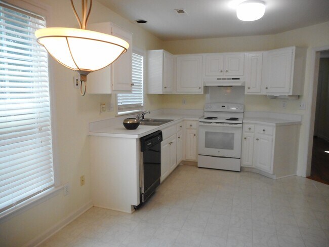 Building Photo - Beautiful Home in Northwest Greensboro