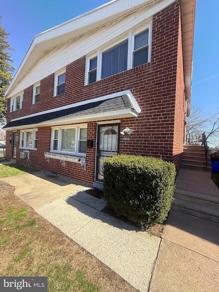 Photo - 1334 E Upsal St Townhome