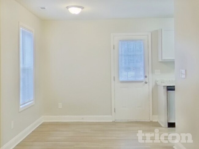 Foto del edificio - 821 Gore St