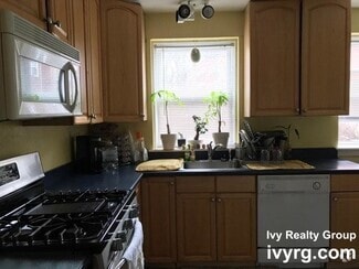 Building Photo - 461 Arborway