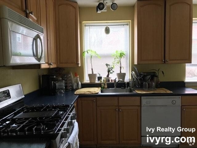 Building Photo - 461 Arborway