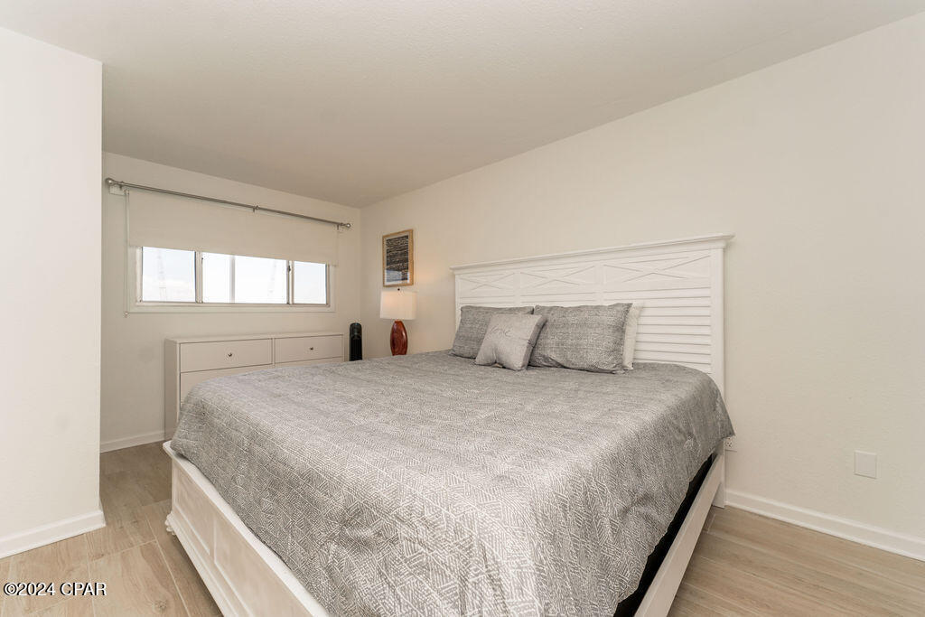 Foto principal - 8743 Thomas Dr