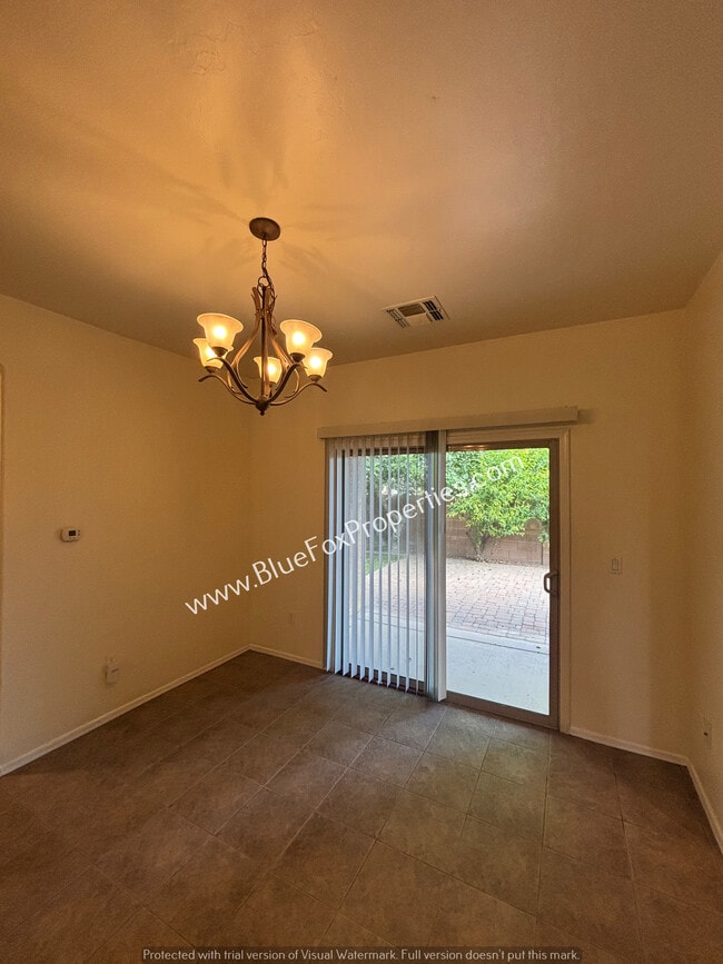 Foto del edificio - 1590 W Blue Horizon St