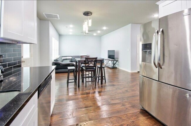 Foto del edificio - 3510 Oleander Ave