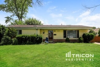 Building Photo - 2629 Fontana Dr