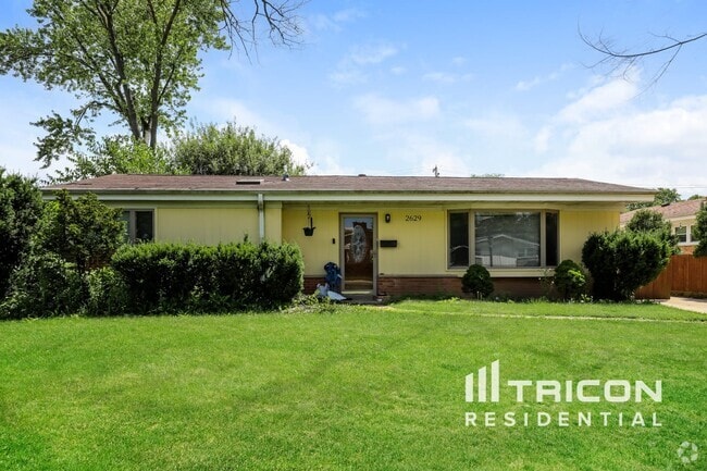 Building Photo - 2629 Fontana Dr