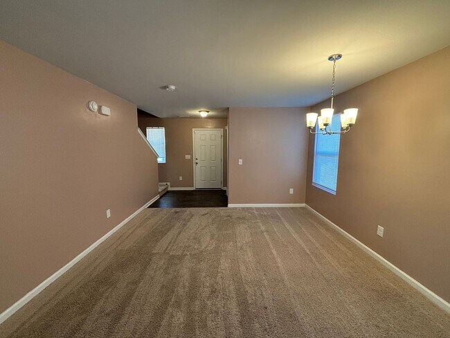 Foto del edificio - Single Family Home in Cul-de-sac- Holly Ridge