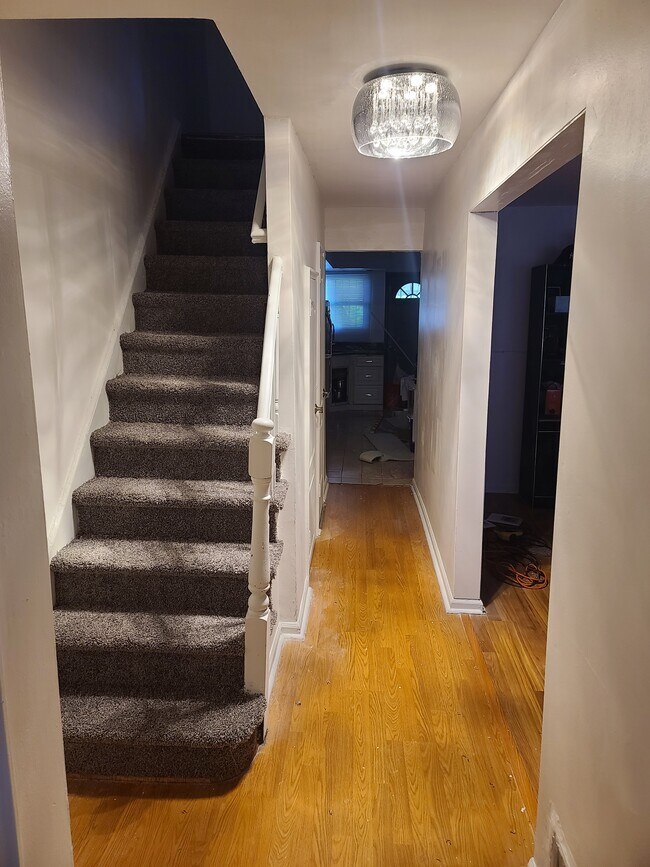 Foto del edificio - 912 E 220th St