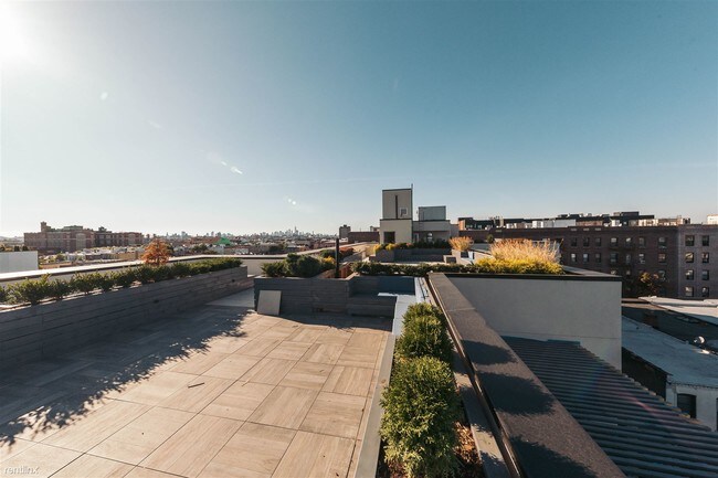 Building Photo - 83 Wyckoff Ave
