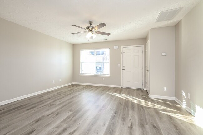Foto del edificio - 8481 Lawson Dr