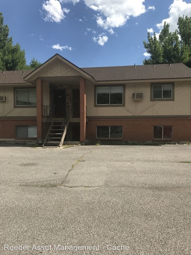 Foto principal - 210 Riverbend Rd