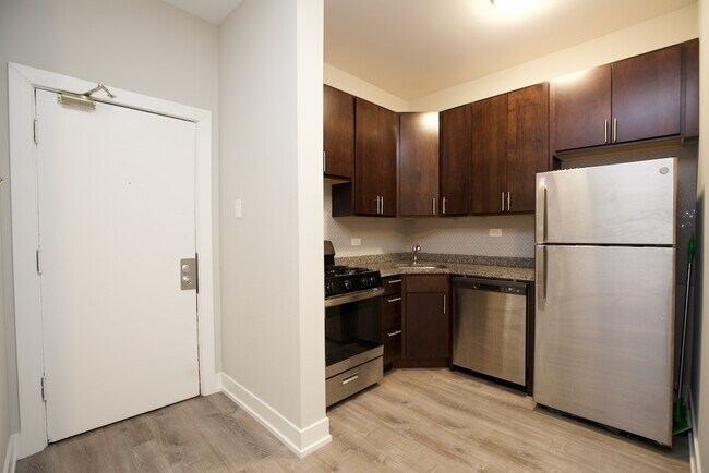 Foto del edificio - 4828 N Damen Ave