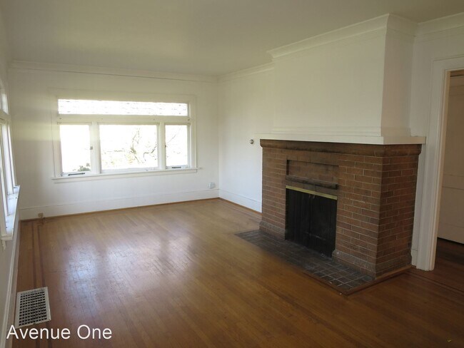 Building Photo - 2 br, 1 bath House - 3802 38th Ave S
