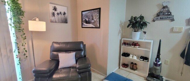 Foto del edificio - 9481 Highland Oak Dr