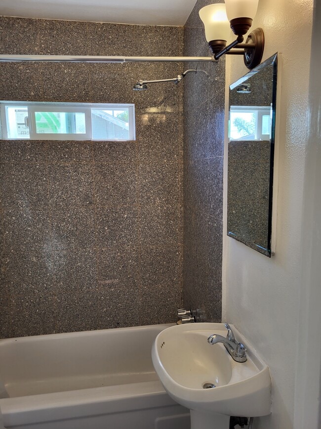 granite faced bathroom - 3020 E 17th St