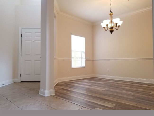 Building Photo - 7267 Regina Way