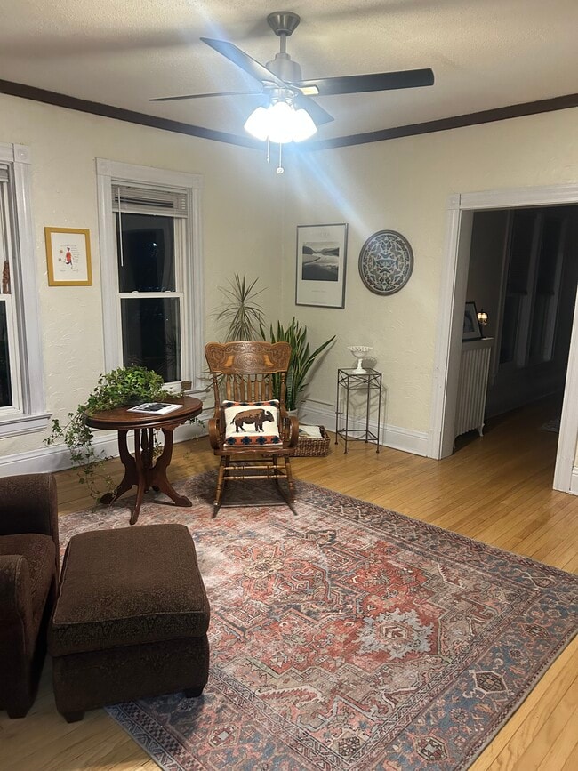 Living Room - 527 N Broad