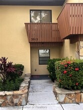 Building Photo - 3915 Edgewater Dr