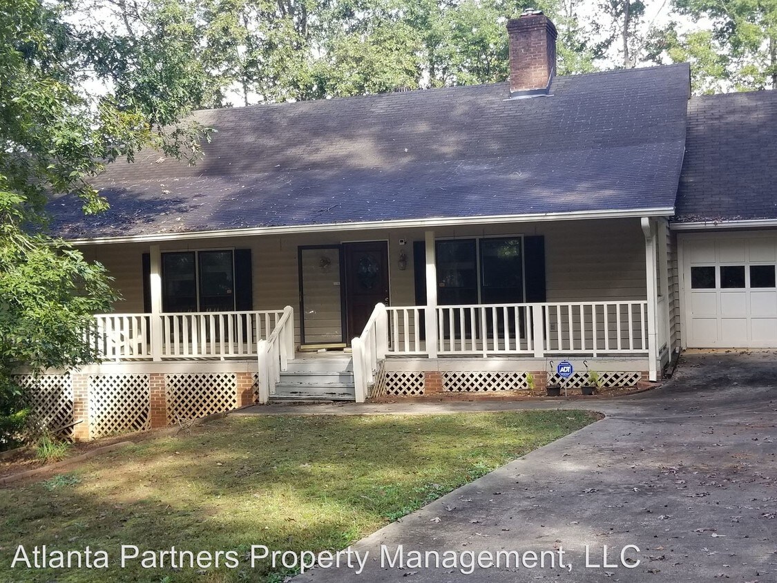 Primary Photo - 2900 Cascade Dr