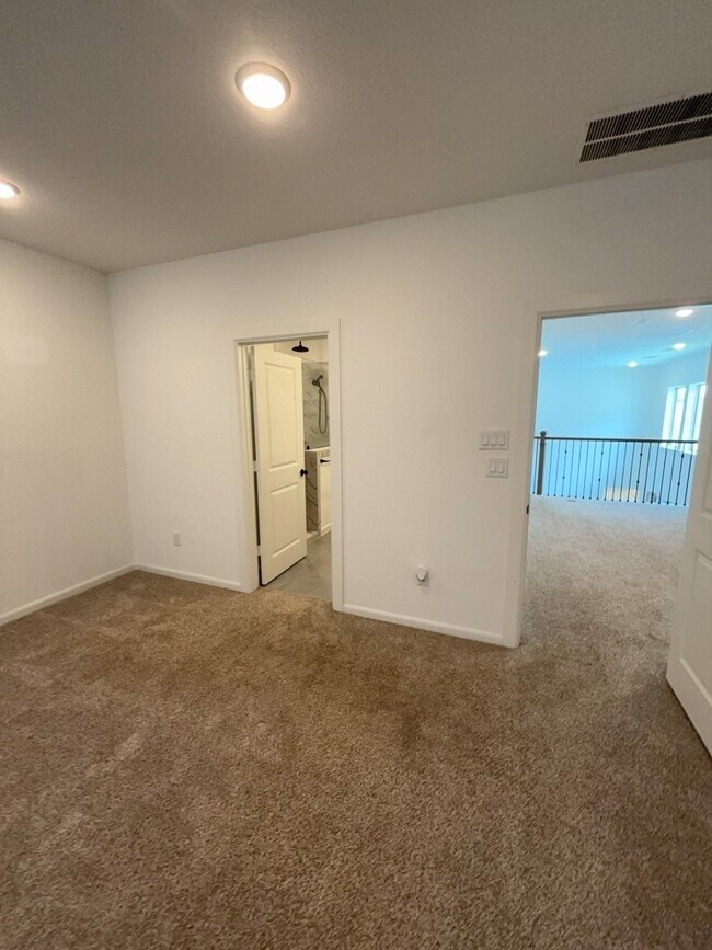 Foto del edificio - 1542 Park Path Dr