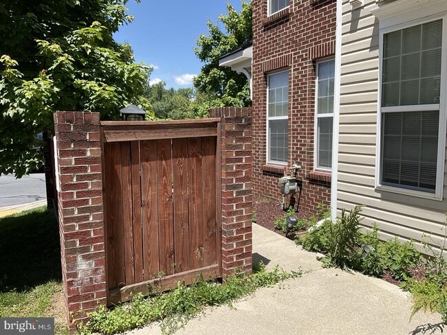 Building Photo - 117 Leather Fern Way