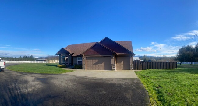 Building Photo - Beautiful Custom Home Acreage Property