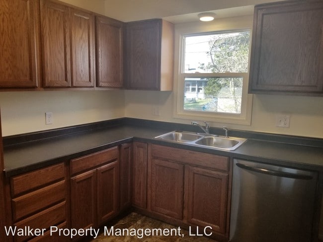 Building Photo - 817-837 Arlington Ct