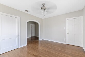 Building Photo - 419 W Polk St