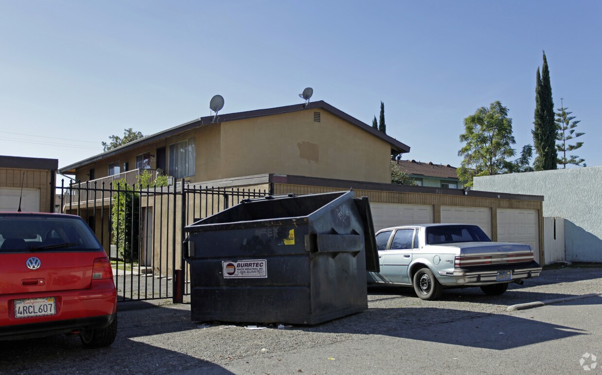 Building Photo - Richland View