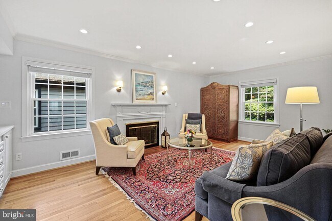 Building Photo - 5547 15th St N