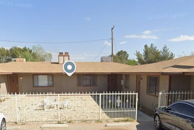 Foto del edificio - 15833 Serrano Rd