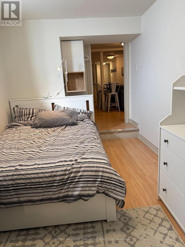 Photo du bâtiment - 2 Coates Ave