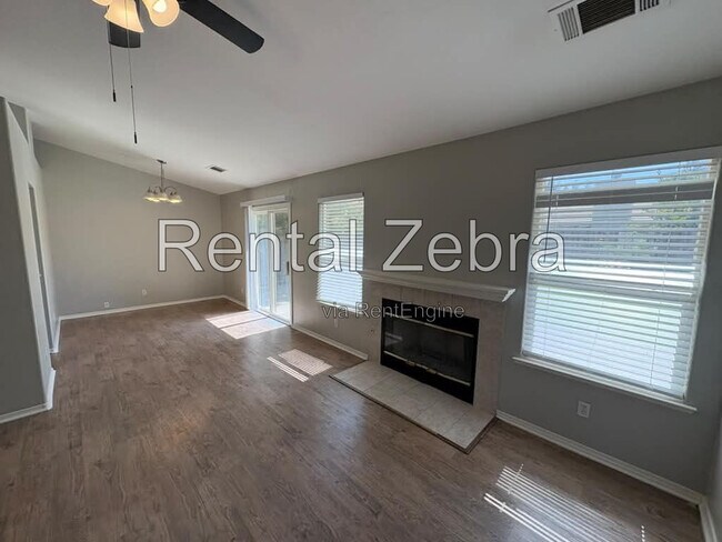 Foto del edificio - 786 Kinglet Ct