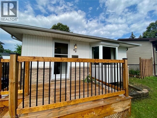 Building Photo - 93 Glenroy Rd