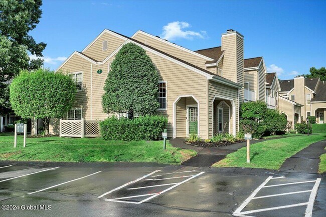 Foto del edificio - 724 Hampton Pl Blvd