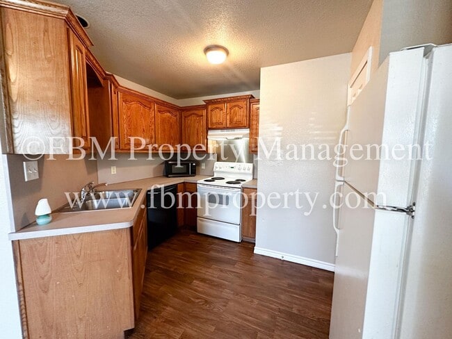 Foto del edificio - 1009 SW Main St