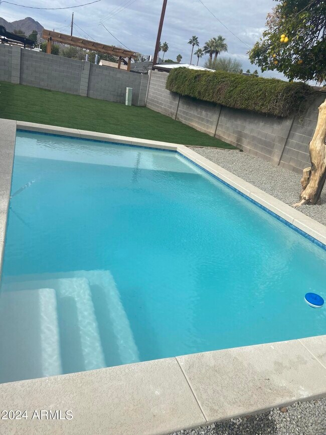 Foto del edificio - 8326 E Crestwood Way