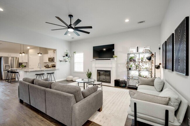 Building Photo - 858 Goodale Dr