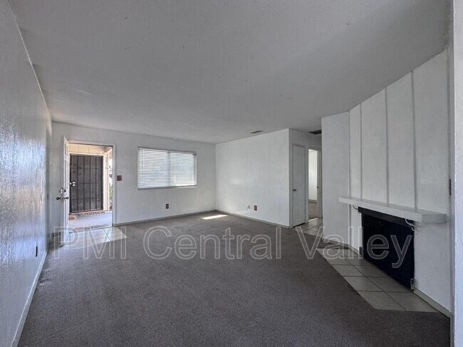 Building Photo - 8920 N El Dorado St