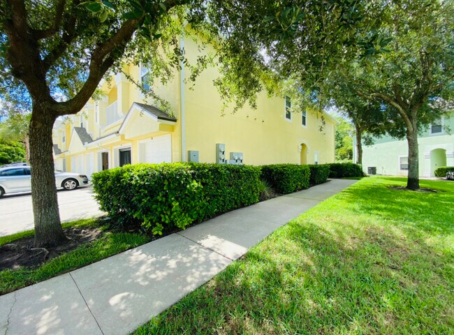 Building Photo - 13864 Herons Landing Way