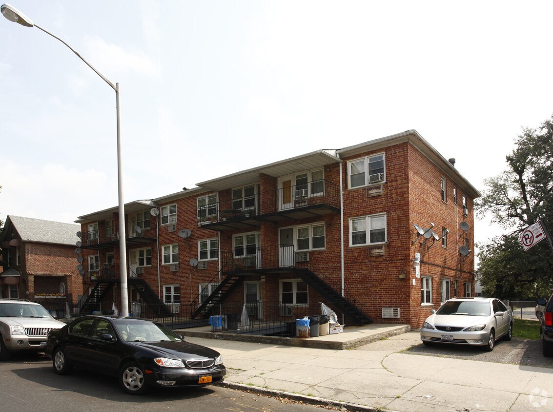 Primary Photo - 1960 E 46th St