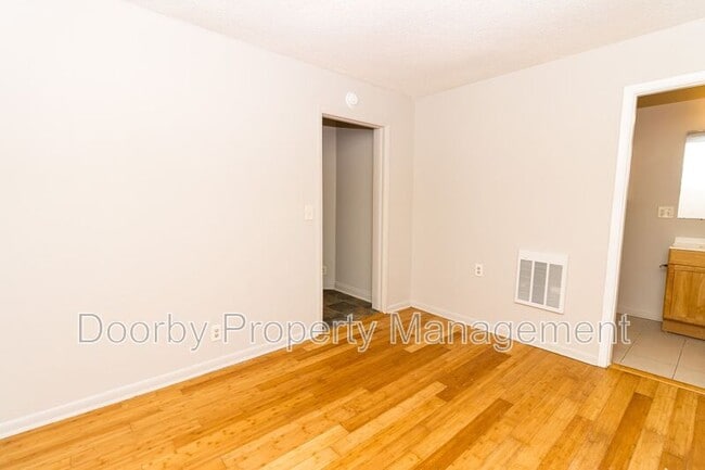 Building Photo - 5345 Lazard St