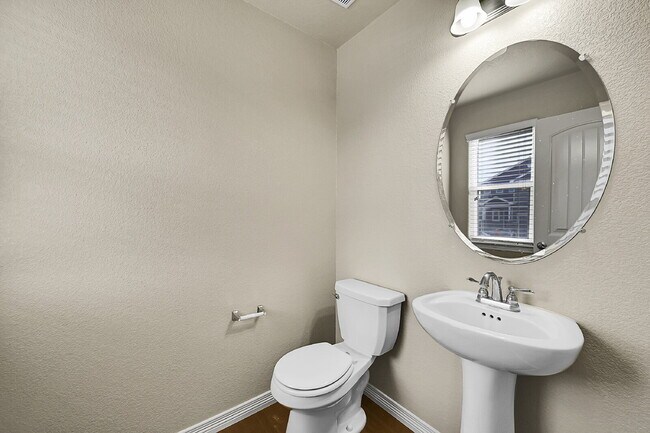 Foto del edificio - $2,145.00, 4-bed, 2.5-bath located in Colo...