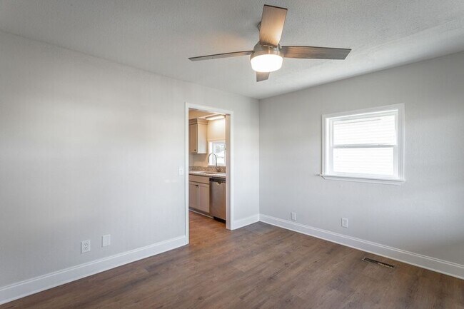 Building Photo - 1902 S Watkins St