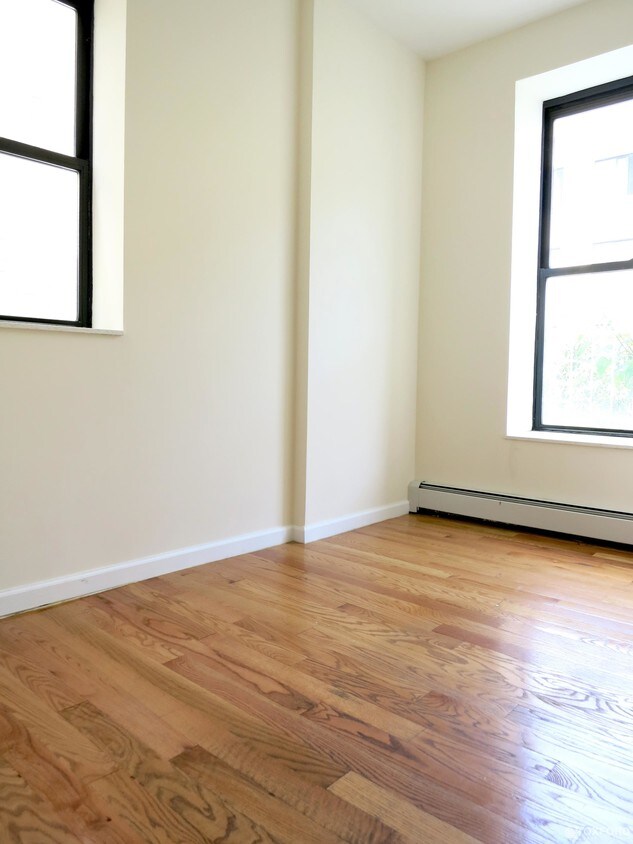 Foto principal - 243 West 115th Street