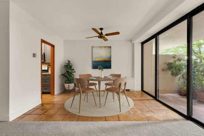 Dining Area - 4141 N Henderson Rd
