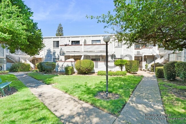 Building Photo - 7417 Auburn Oaks Ct