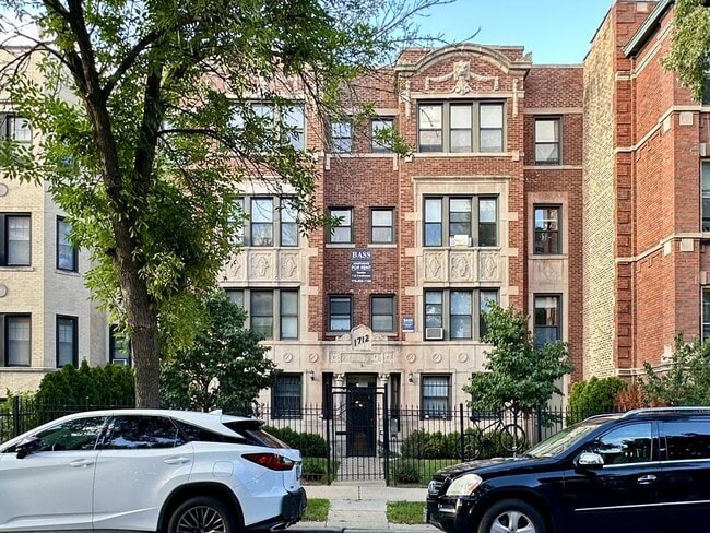 Building Photo - 1712 W Estes Ave
